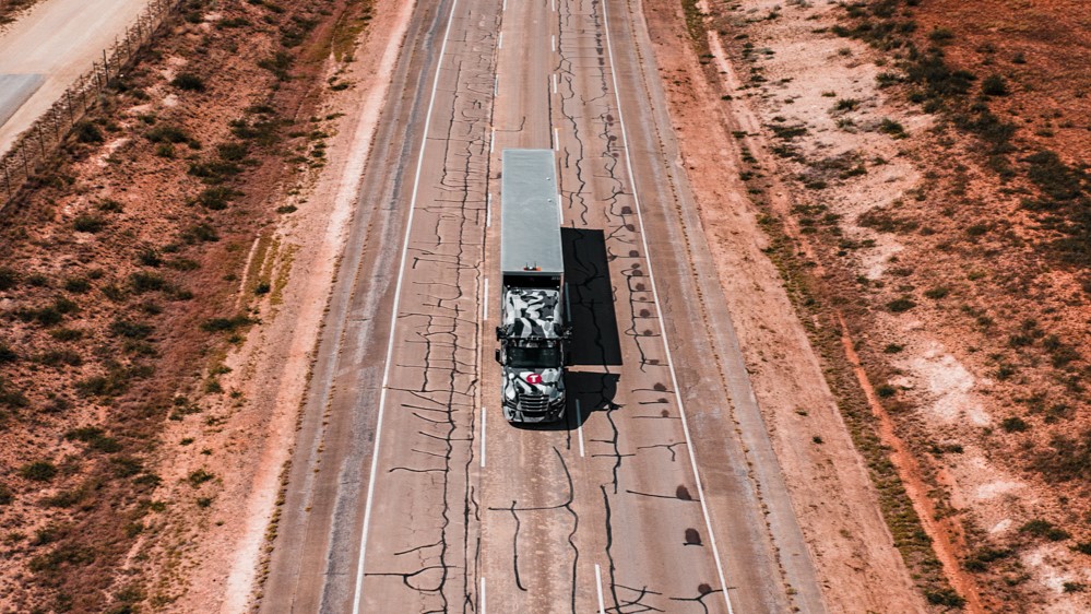 Daimler Truck a testat cu succes un camion autonom, fără șofer la bord