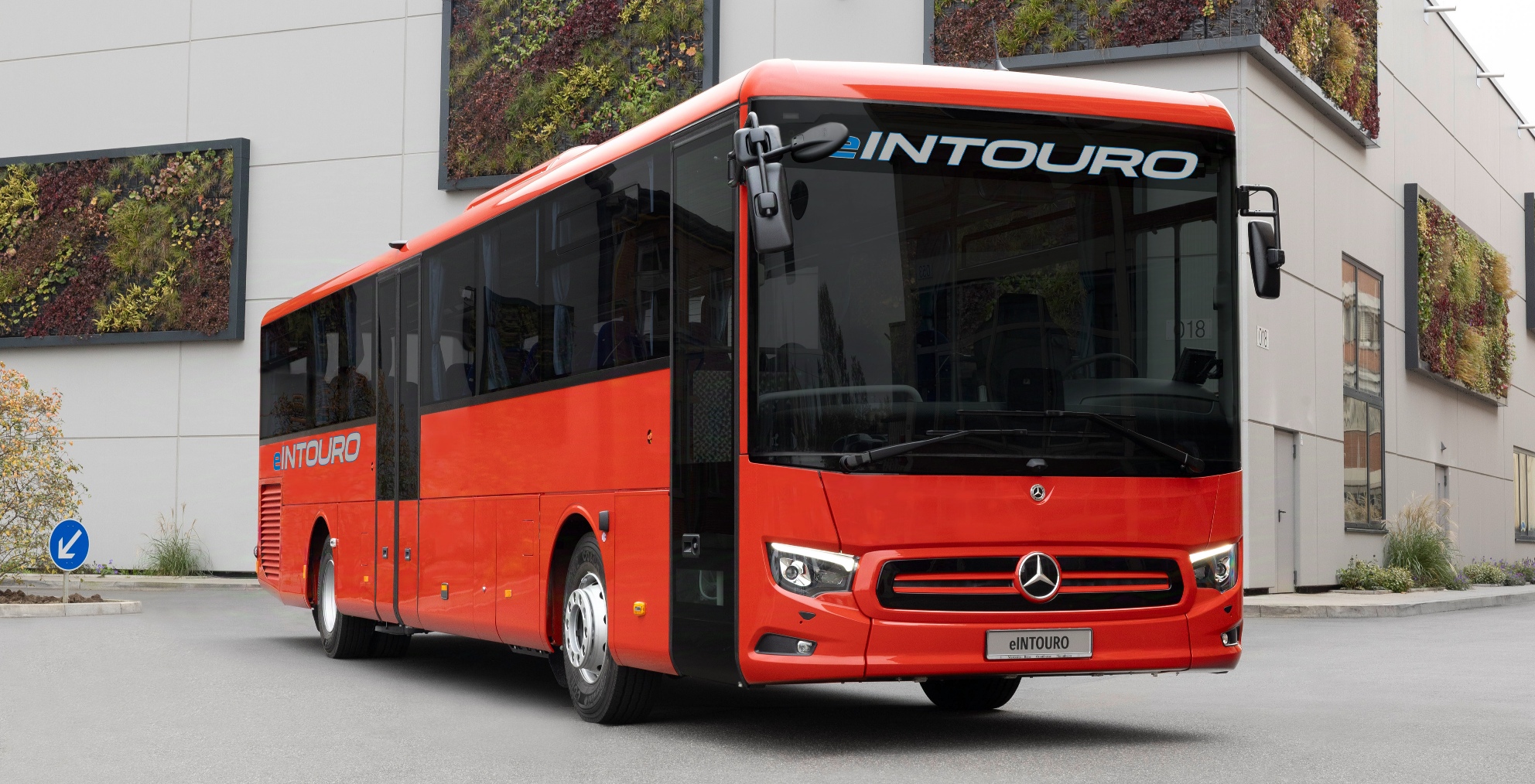 Mercedes-Benz eIntouro M